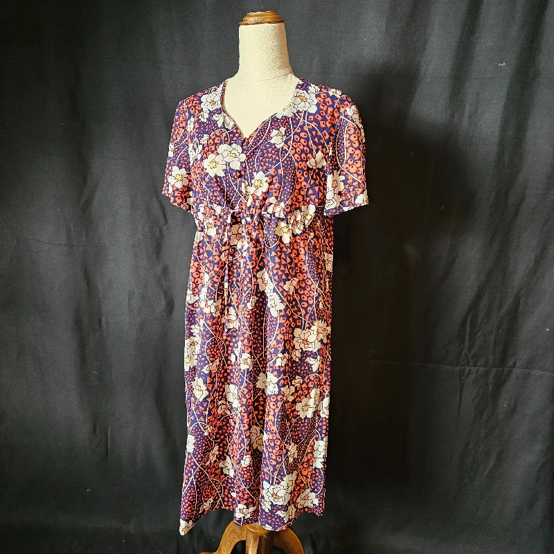 Vintage floral 70s dress size M Flowy floral dresses