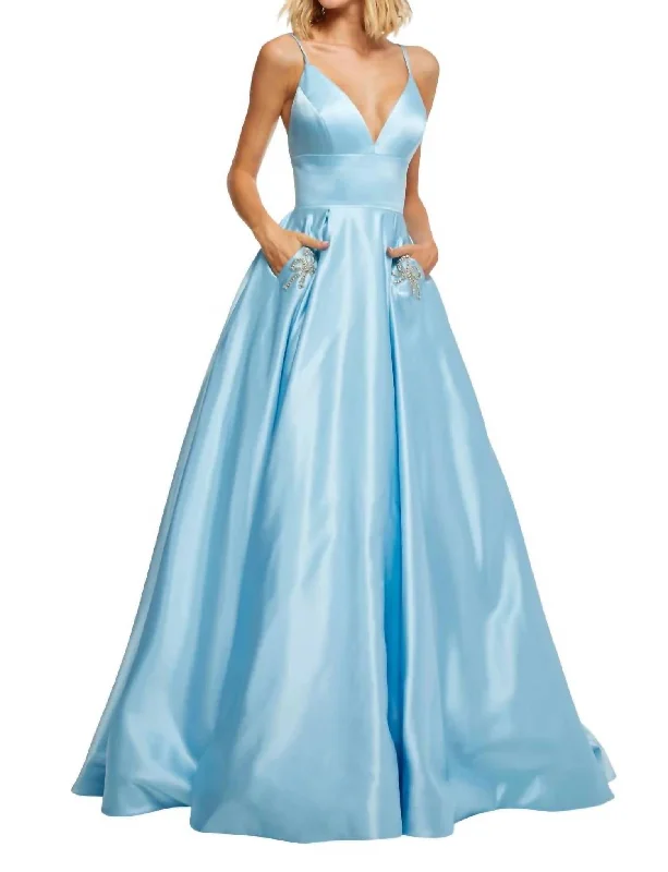 Deep V-Neckline Beaded Bow Prom Dress In Light Blue Chic unclassified dresses