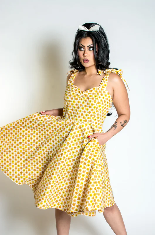 Sarah Swing Dress - Retro Daisy, Yellow Petite unclassified dresses