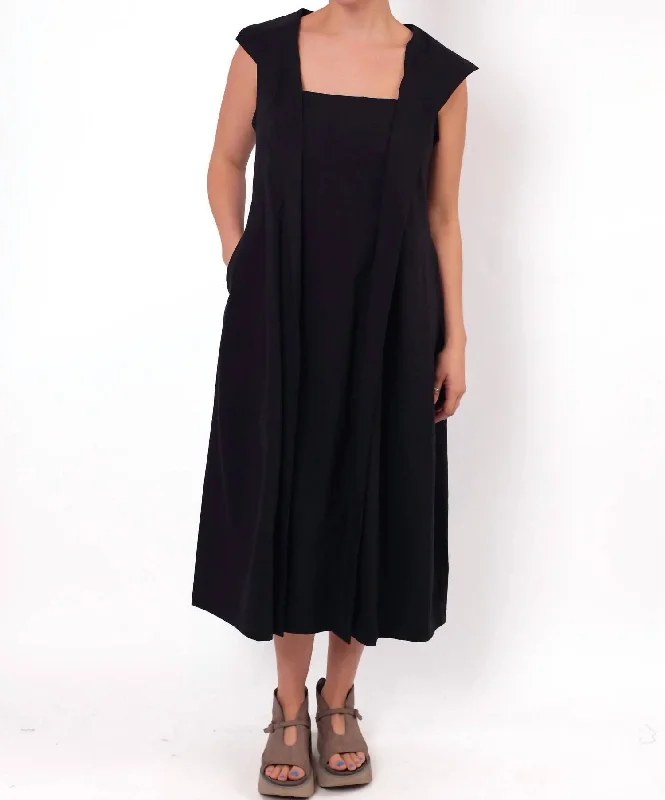 Sleeveless Dress In Black Monochrome unclassified dresses